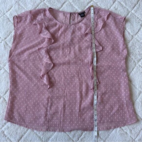 Torrid | Peach Swiss Dot Front Ruffle Chiffon Blouse | Size 0 - Picture 10 of 11